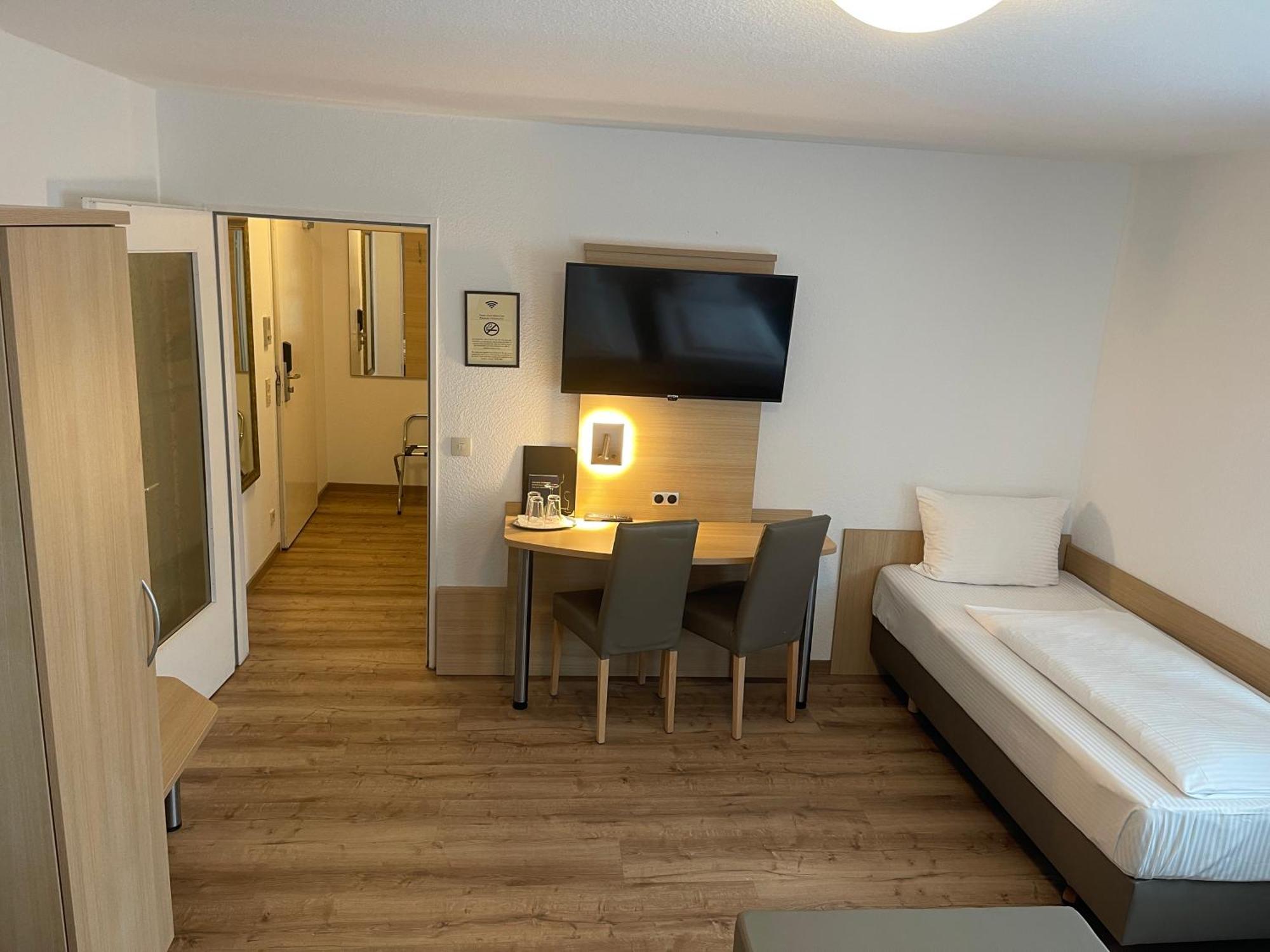 Hafner Hotel- Apartment -Self Check-In 24H สตุตการ์ต ภายนอก รูปภาพ